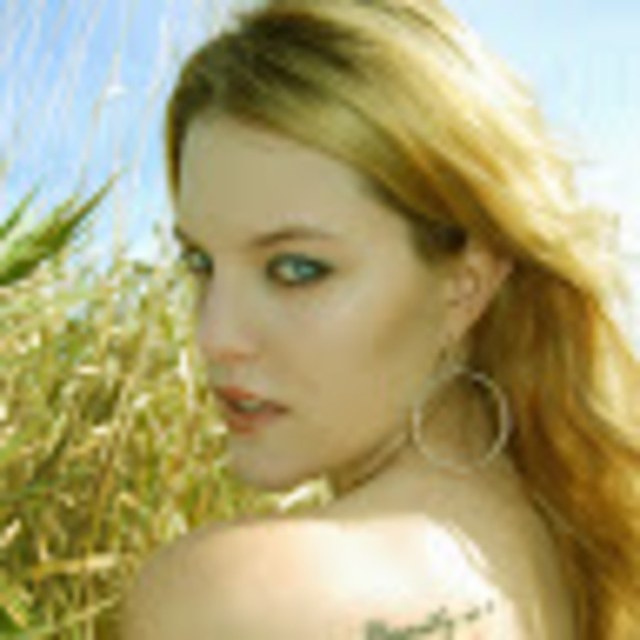 Meet your Posher, Jessica - Picture 1 of 1